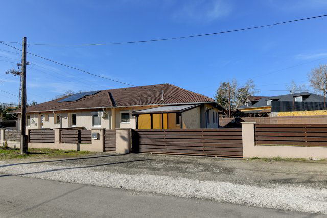 Eladó ikerház, Szigetszentmiklóson, Rezeda utcában 115 M Ft