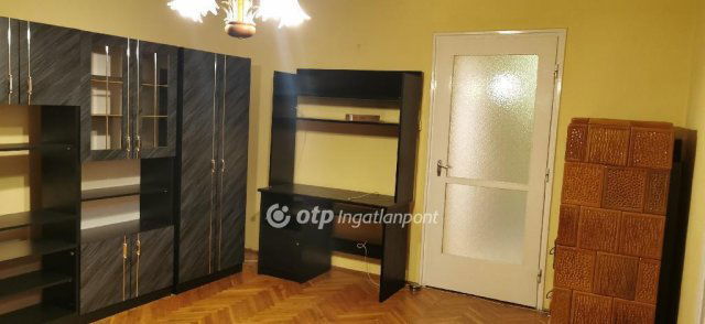 Eladó téglalakás, Csornán 39.99 M Ft, 1+2 szobás