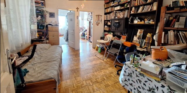 Eladó családi ház, Tatán 139.9 M Ft, 10 szobás