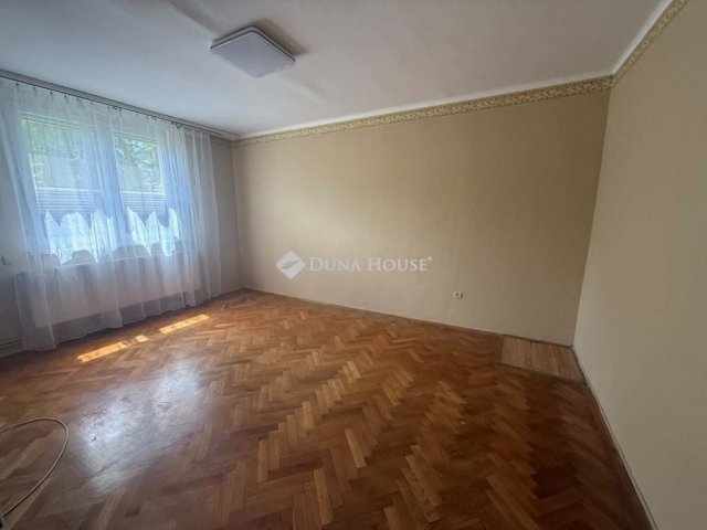 Eladó téglalakás, Székesfehérvárott 51.9 M Ft, 2 szobás