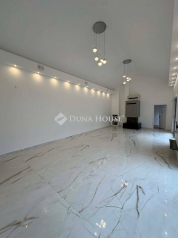 Eladó családi ház, Vecsésen 245 M Ft, 5 szobás