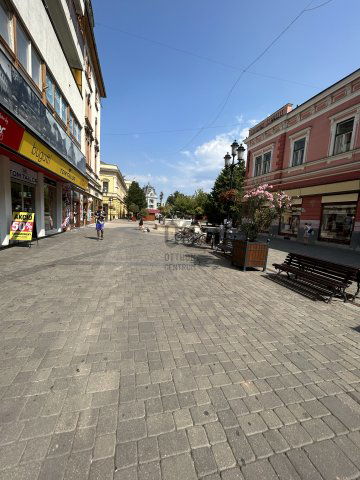 Kiadó üzlethelyiség, Nyíregyházán 300 E Ft / hó