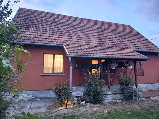 Eladó családi ház, Cegléden 84 M Ft, 3+2 szobás