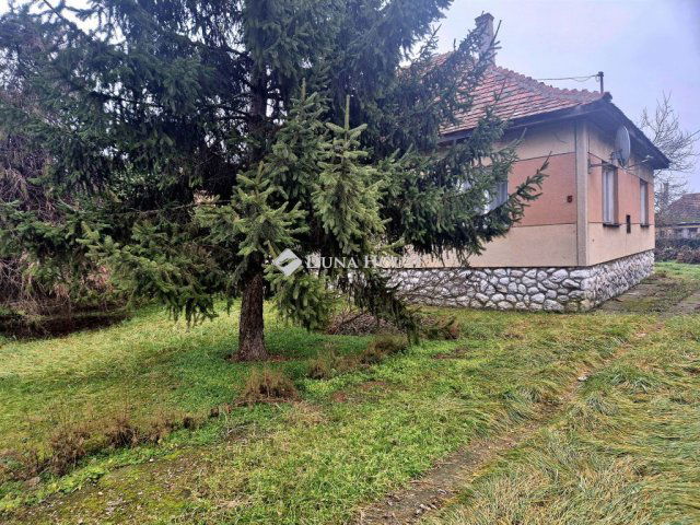 Eladó családi ház, Kerecsenden 18 M Ft, 4 szobás