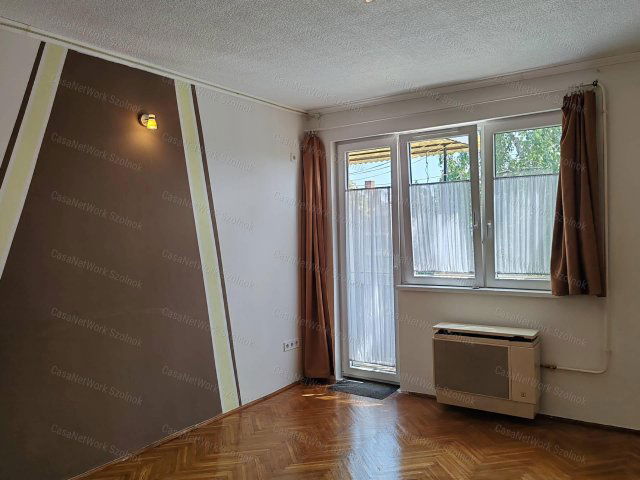 Kiadó téglalakás, albérlet, Martfűn 100 E Ft / hó, 1 szobás
