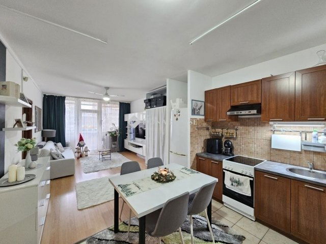 Eladó panellakás, Budapesten, XX. kerületben 64.9 M Ft, 2 szobás