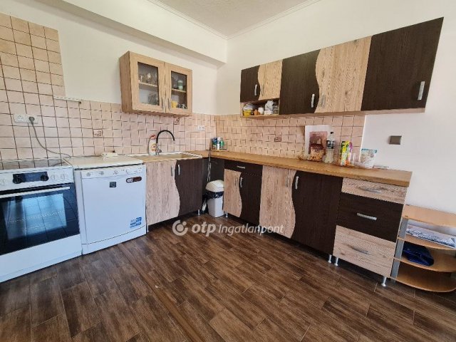 Eladó téglalakás, Hajdúszoboszlón 74.9 M Ft, 3 szobás