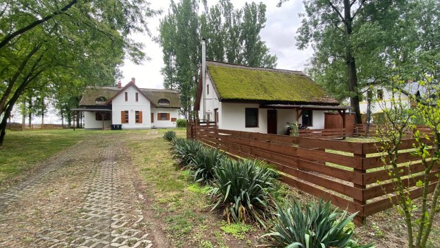 Eladó családi ház, Kerekegyházán 152 M Ft, 7 szobás