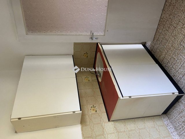 Eladó téglalakás, Tatabányán 22 M Ft, 1 szobás