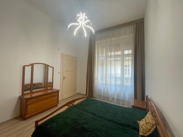Eladó téglalakás, Budapesten, VI. kerületben, Király utcában