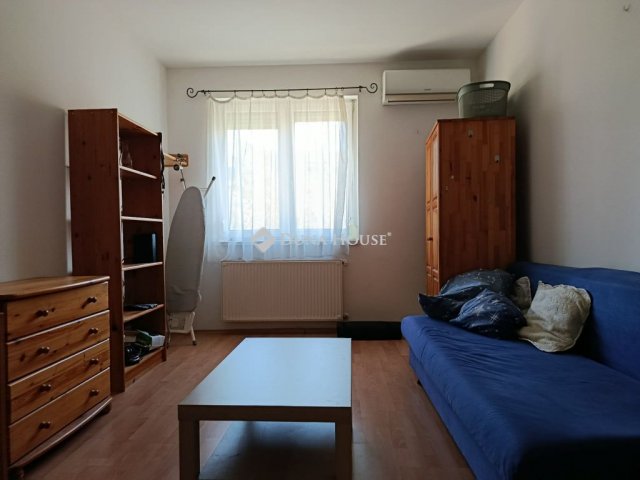 Eladó téglalakás, Debrecenben 78 M Ft, 3 szobás