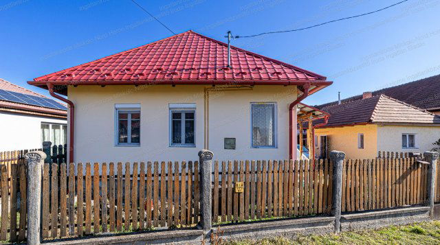 Eladó családi ház, Miskolcon 39.5 M Ft, 2 szobás