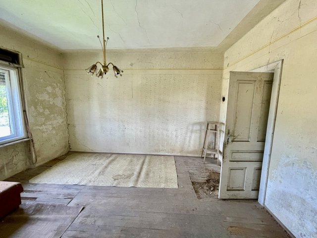 Eladó családi ház, Tésen 17 M Ft, 4 szobás