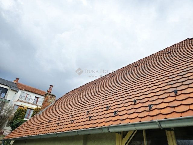 Eladó családi ház, Pécsett 134.9 M Ft, 5 szobás