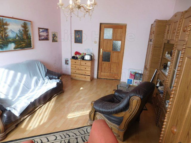 Eladó családi ház, Székesfehérvárott 83.999 M Ft, 4 szobás