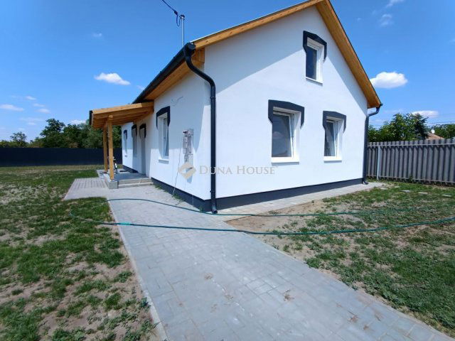 Eladó családi ház, Abonyban 43.9 M Ft, 4 szobás