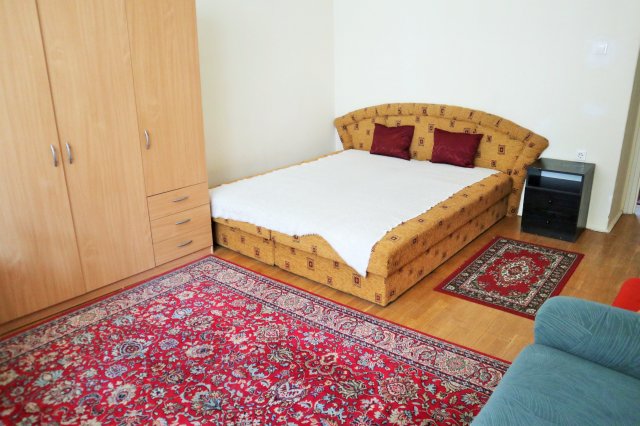 Kiadó téglalakás, albérlet, Szegeden 150 E Ft / hó, 2 szobás