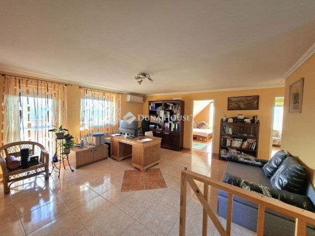 Eladó családi ház, Seregélyesen 149.9 M Ft, 5 szobás