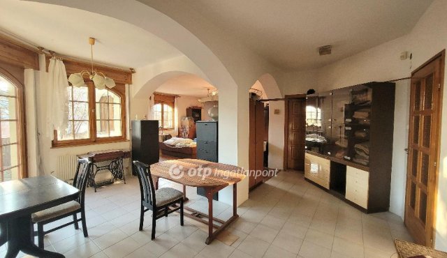 Eladó családi ház, Szentendrén 149 M Ft, 6+1 szobás