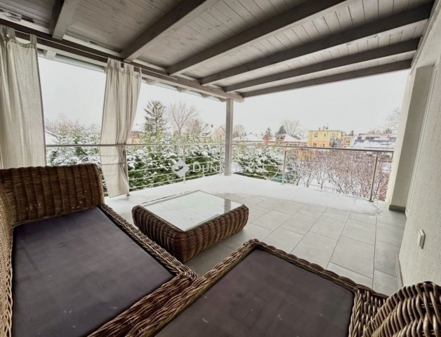 Eladó családi ház, Budapesten, XVIII. kerületben 199.999 M Ft