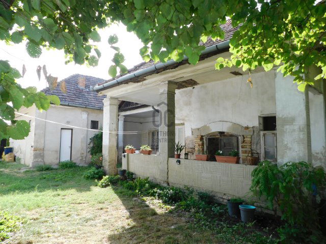Eladó családi ház, Tápiószentmártonon 18 M Ft, 4 szobás
