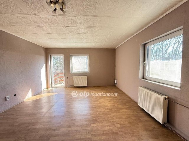 Eladó családi ház, Monorierdőn 71.9 M Ft, 2+2 szobás