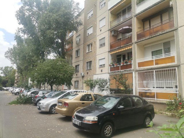 Eladó panellakás, Békéscsabán 23.9 M Ft, 2 szobás