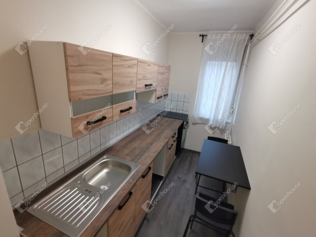 Kiadó panellakás, albérlet, Székesfehérvárott 140 E Ft / hó