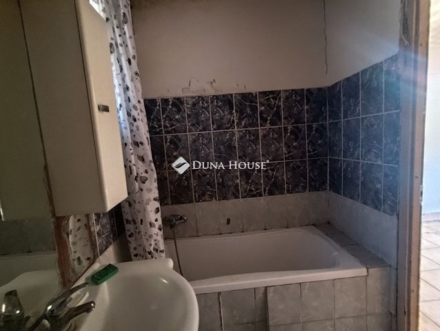 Eladó családi ház, Budapesten, XVIII. kerületben 47 M Ft