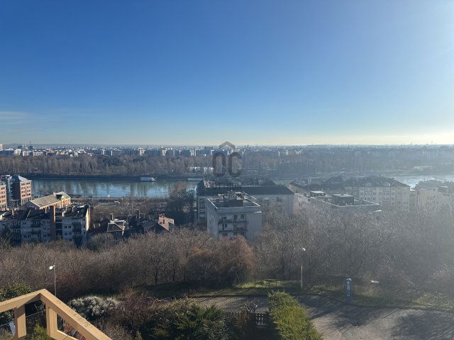 Eladó téglalakás, Budapesten, II. kerületben, Szeréna közben