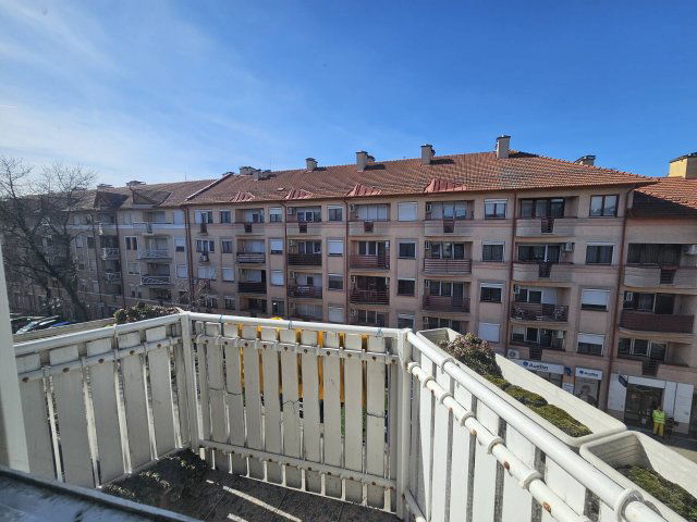 Eladó téglalakás, Békéscsabán 29.99 M Ft, 2 szobás