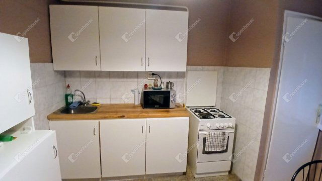 Eladó téglalakás, Zalaegerszegen 29.3 M Ft, 1 szobás