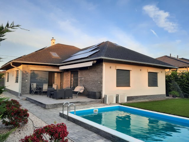 Eladó családi ház, Dunaharasztin 239.99 M Ft, 7 szobás