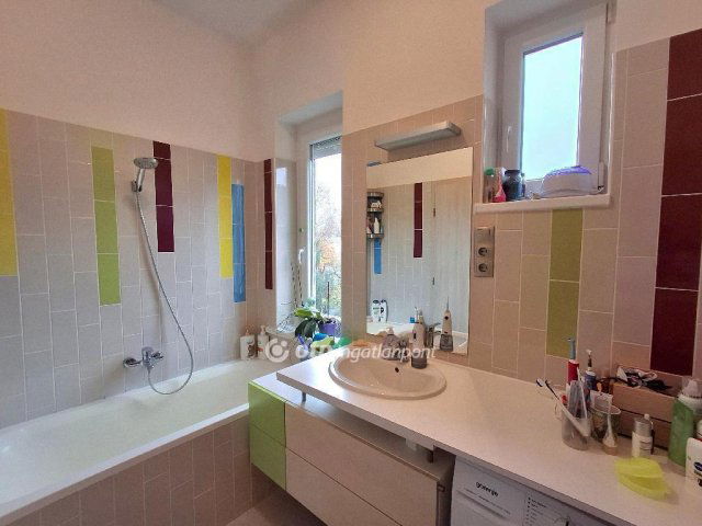 Eladó téglalakás, Budapesten, II. kerületben 139.5 M Ft