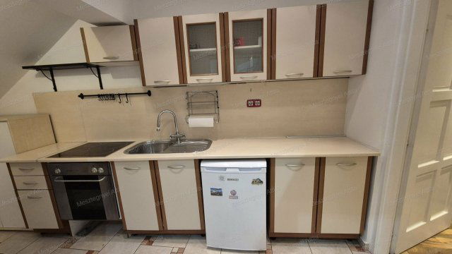 Eladó téglalakás, Sopronban 39.9 M Ft, 1 szobás