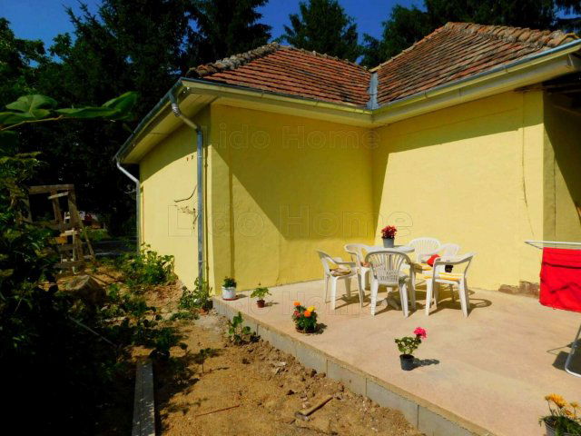 Eladó családi ház, Balatonbogláron 49.999 M Ft, 2 szobás