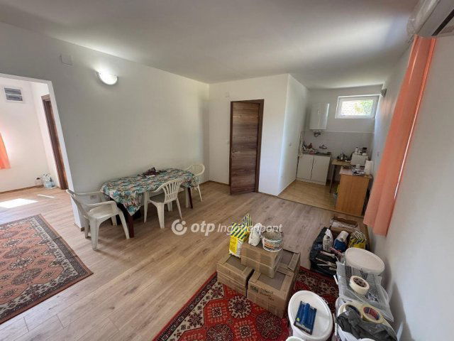 Eladó nyaraló, Abádszalókban 42 M Ft, 2 szobás