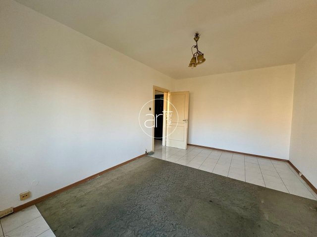 Eladó panellakás, Szegeden, Kereszttöltés utcában 43.5 M Ft