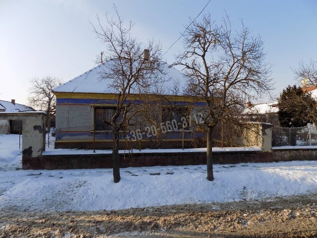 Eladó családi ház, Egyházaskeszőn 12.4 M Ft, 2 szobás