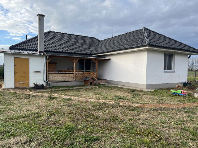 Eladó családi ház, Mikepércsen 130 M Ft, 3+1 szobás