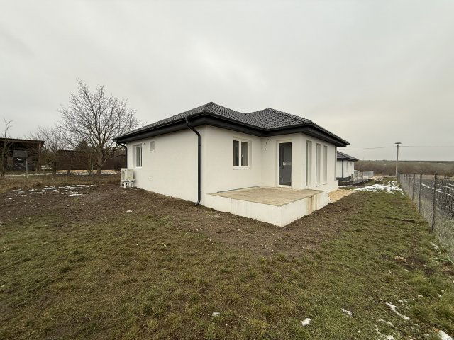 Eladó családi ház, Mányon 85 M Ft, 3 szobás