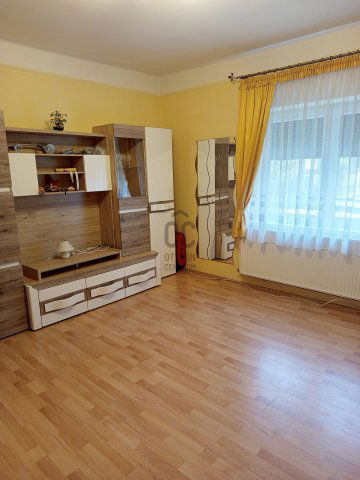 Eladó családi ház, Tatán 97 M Ft, 5 szobás