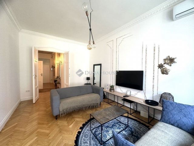 Eladó téglalakás, Budapesten, V. kerületben 159 M Ft, 2 szobás