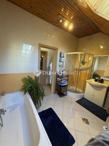 Eladó téglalakás, Budapesten, XVIII. kerületben 94.9 M Ft