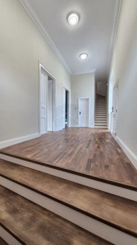 Eladó családi ház, Baján 120 M Ft, 6 szobás