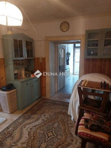 Eladó családi ház, Pécelen 60 M Ft, 2 szobás