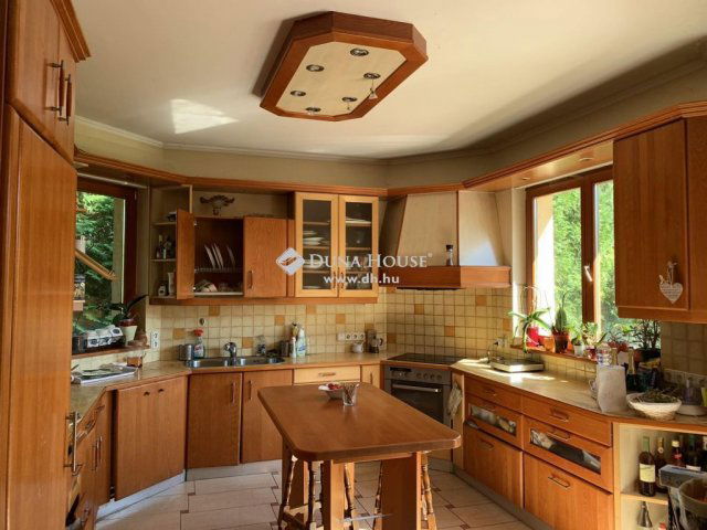 Eladó családi ház, Budapesten, XXII. kerületben 380 M Ft