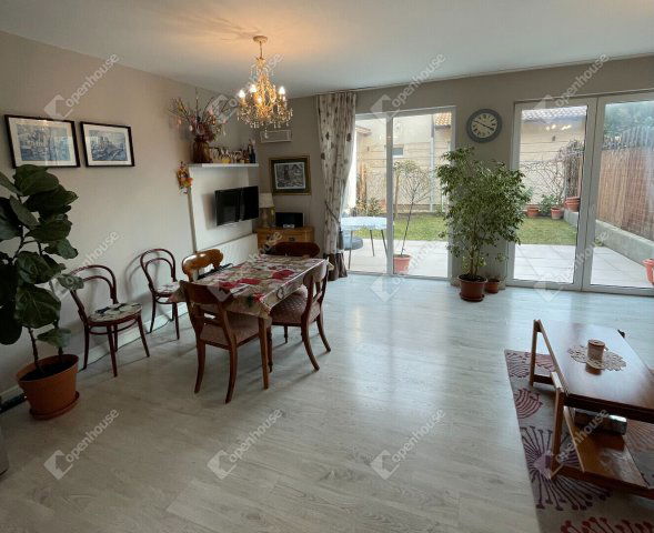 Eladó téglalakás, Siófokon 99 M Ft, 4 szobás