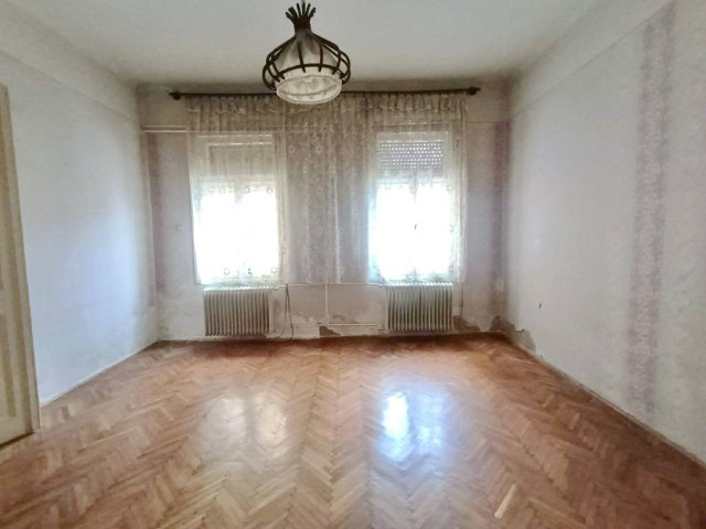 Eladó téglalakás, Pécsett 64 M Ft, 2 szobás