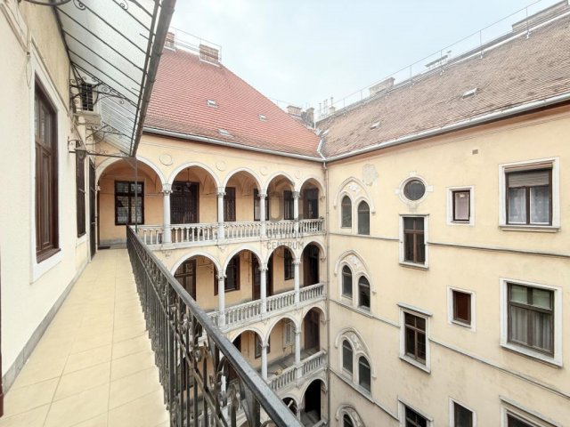 Eladó téglalakás, Budapesten, VII. kerületben 175.9 M Ft